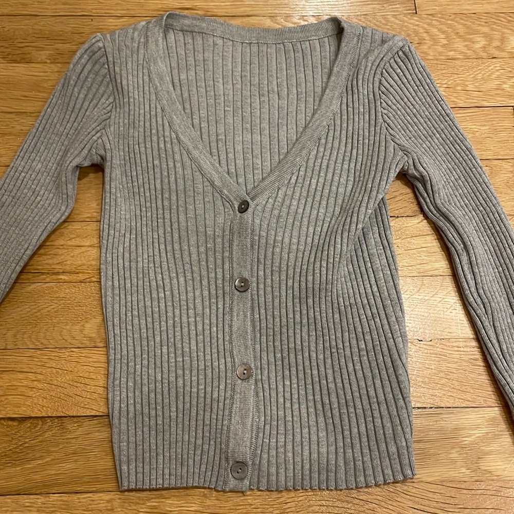 grey long sleeve cardigan